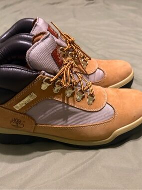 Timberland Women’s Tan and Light Purple Lace-Up Leather Boots